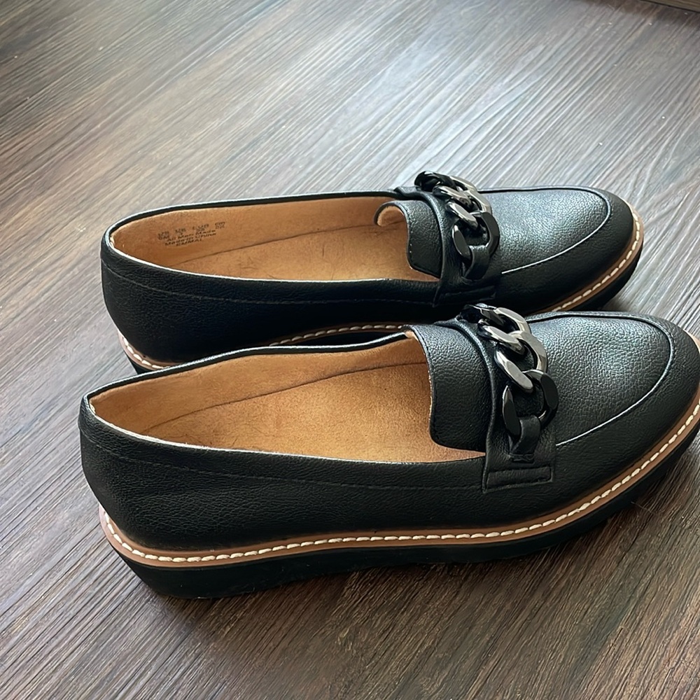 Naturalizer Loafer Shoes - like new!